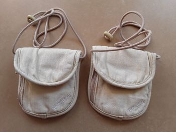 Lot de 2 pochettes tours de cou caché billets NEWFEEL TBE