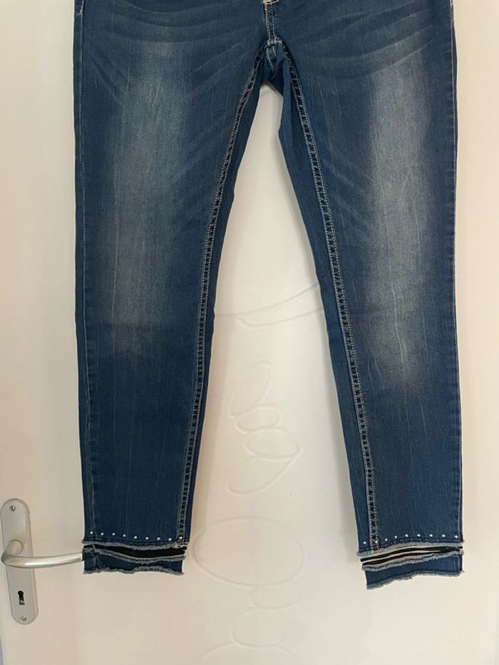 Jean court bleu taille basse coupe skinny bas dentelle et clou sublevel taille M - photo numéro 3