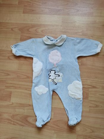 Grenouillère bleu ciel 1 an 3 pommes