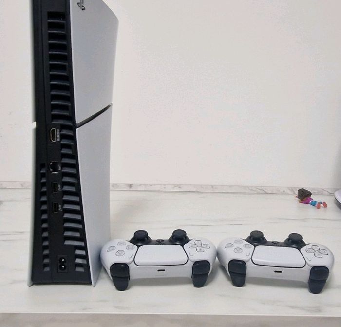 PlayStation PS 5 - photo numéro 2