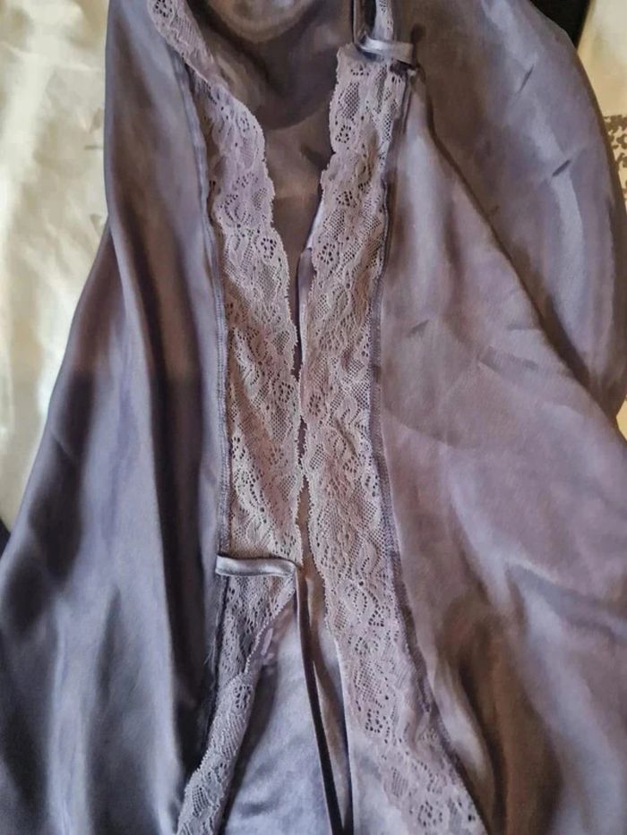 Robe de nuit violette - photo numéro 6