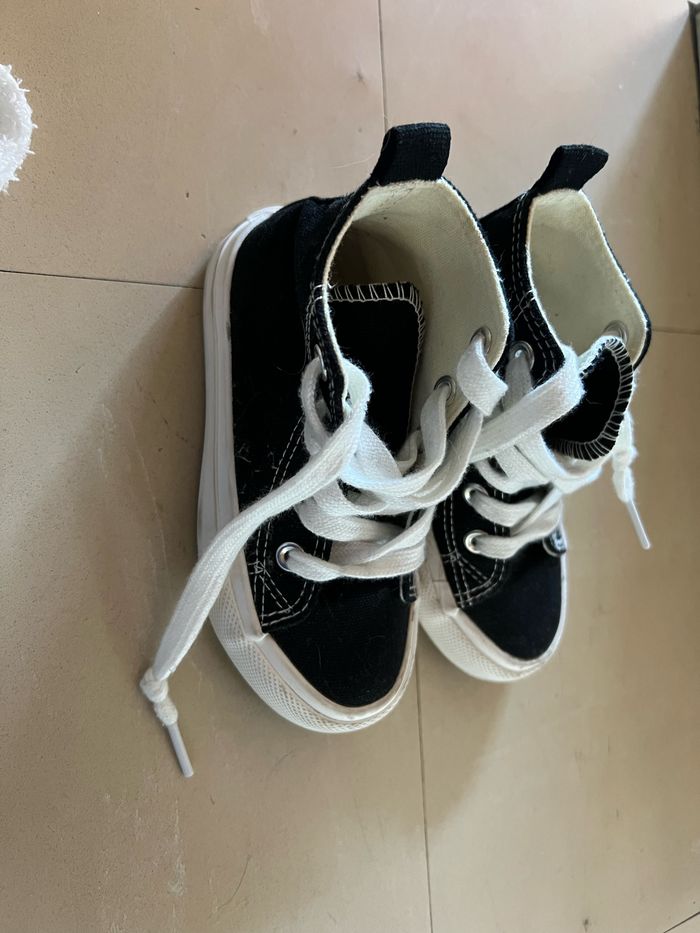 Chaussures enfant taille 25 - photo numéro 7