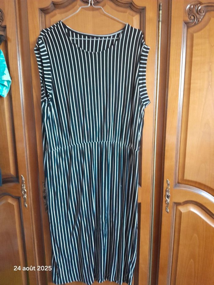 Robe à rayure longue