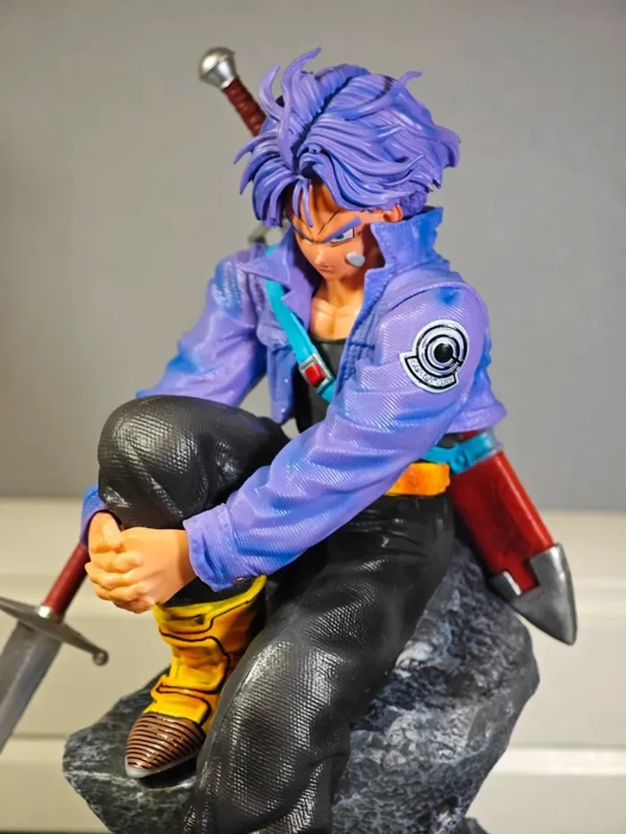 Figurine Dragon Ball Z : Mirai Trunks 26cm neuve avec boîte - photo numéro 3