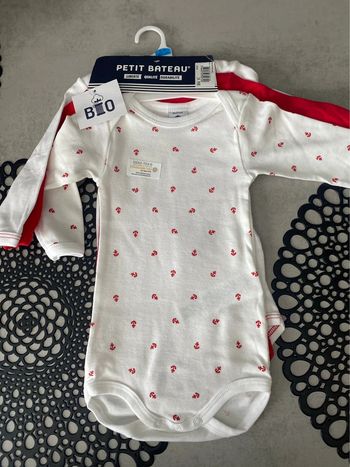 Lot de 3 bodies petit bateau 6 mois