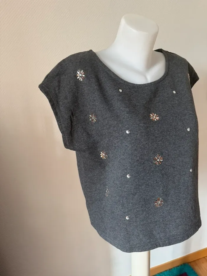 Pull sans manche en très bon état taille M esmara - photo numéro 2