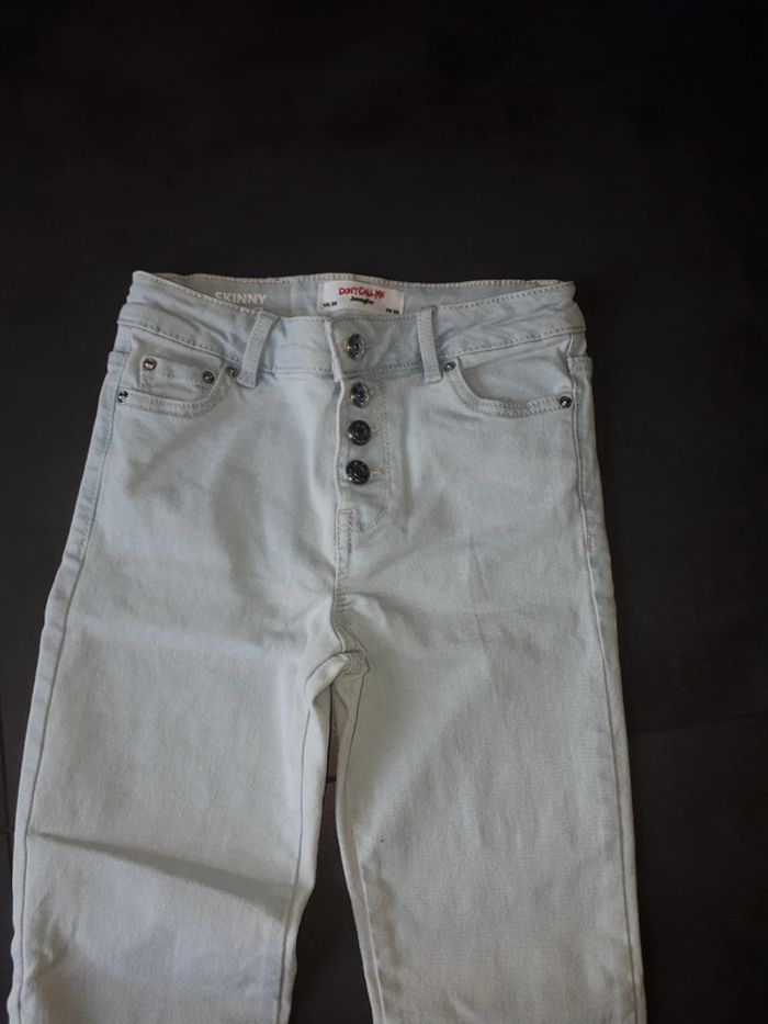 Jean clair skinny état neuf Jennyfer 10 ans taille 30 - photo numéro 2