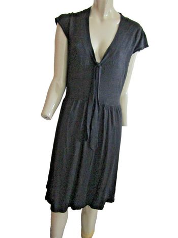 robe en maille fluide marque promod pas de taille indiquée mais convient a une taille 42/44