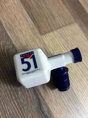 Bouchon doseur publicitaire Pastis 51