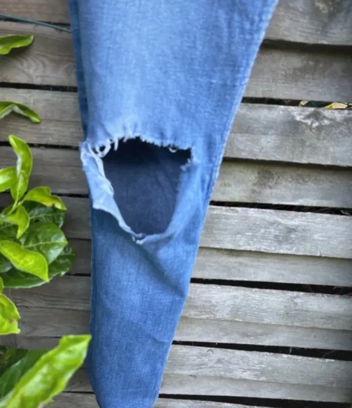 Jean troué Kiabi – Taille 38 Slim bon état - photo numéro 3