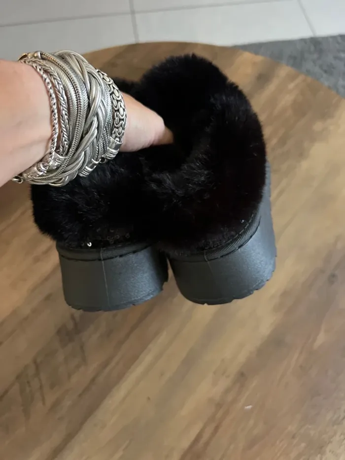 Boots neuve noir fourree et strass pointure 36 - photo numéro 5