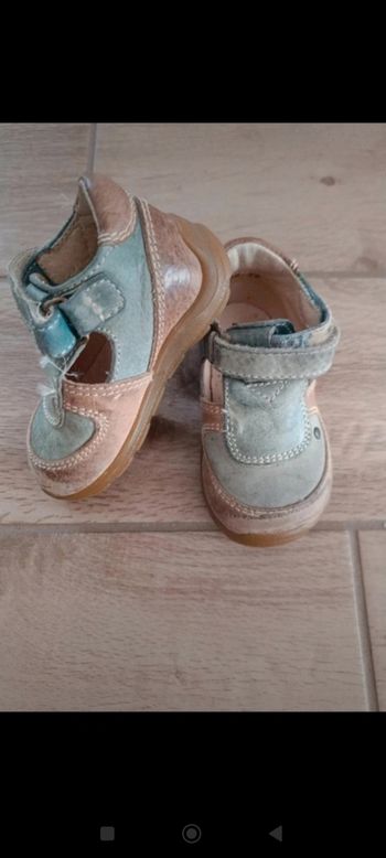 Chaussures Aster premiers pas taille 20 