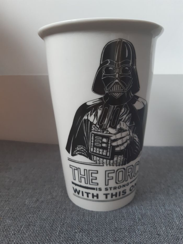 Tasse Star Wars Dark Vador : The force is strong with this one - photo numéro 7