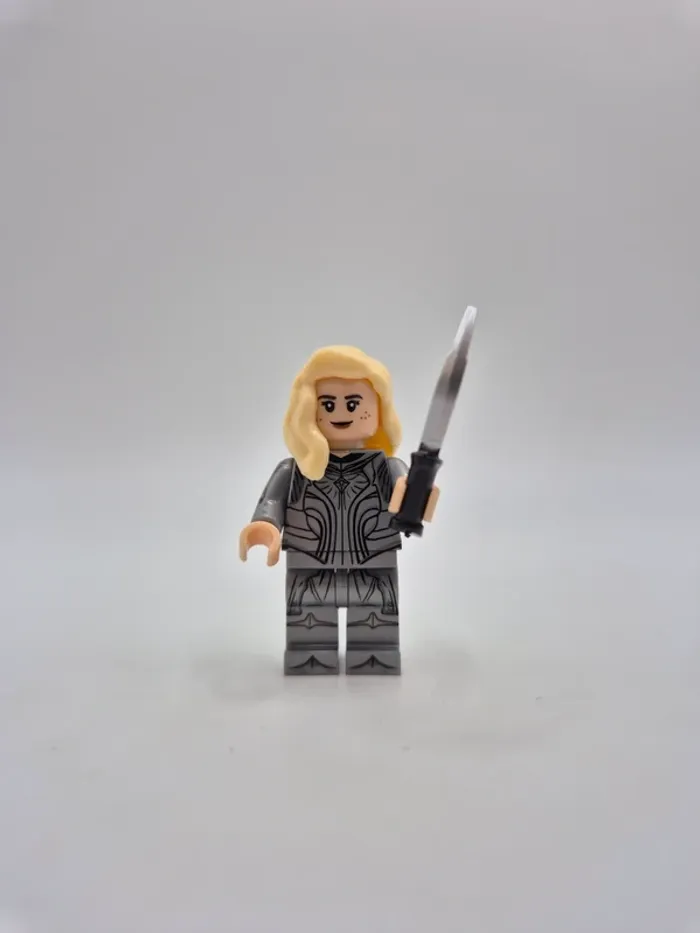 Figurine type lego Elfe Galadriel seigneur des anneaux / hobbit