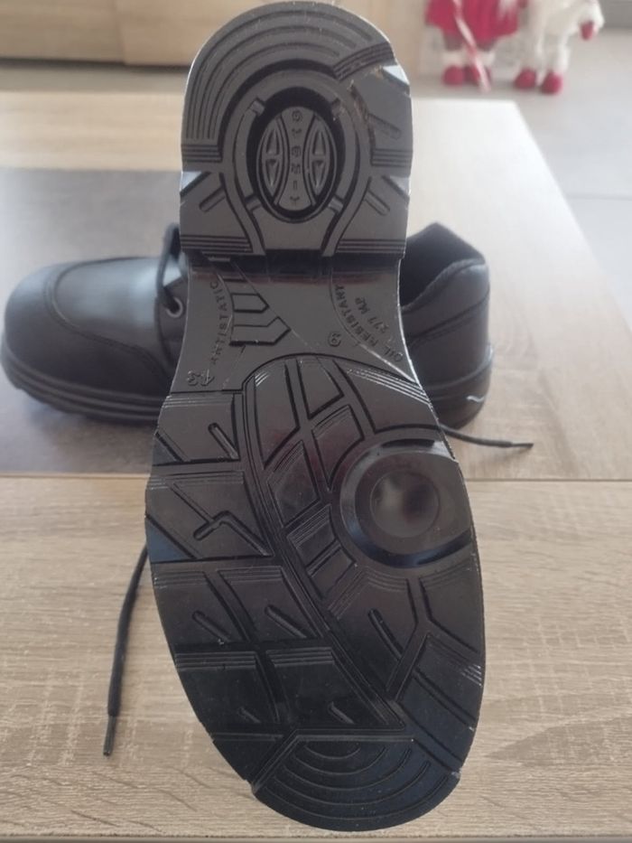 Chaussures Ergos sécurité T43 - photo numéro 2