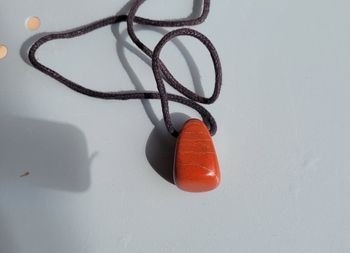 Pendentif jaspe rouge