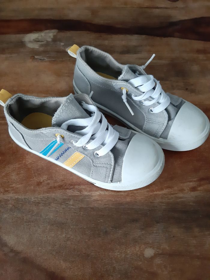 Chaussures garçon taille 29 - photo numéro 2