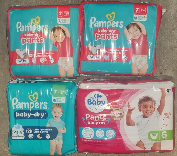 Lot de 4 paquets de couches pampers taille 7 et 6