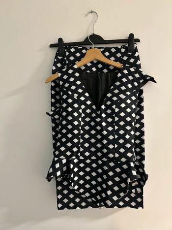 Titre : Ensemble tailleur chic noir et blanc - Taille XS