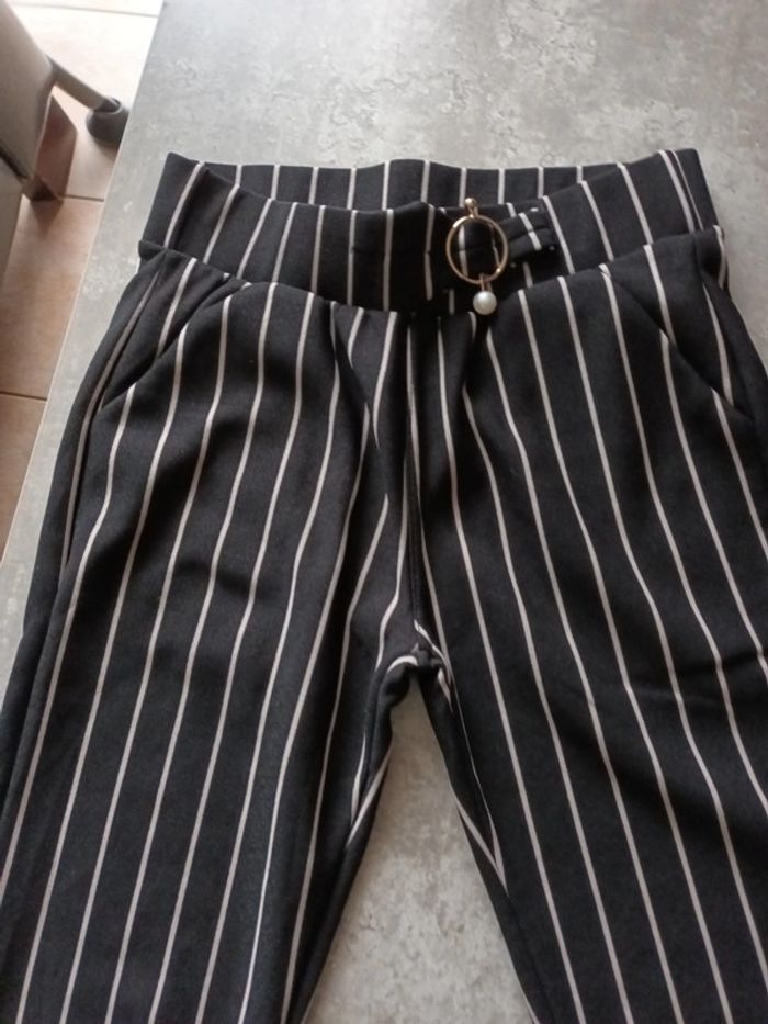 Pantalon noir taille 14/ 15 ans - photo numéro 2