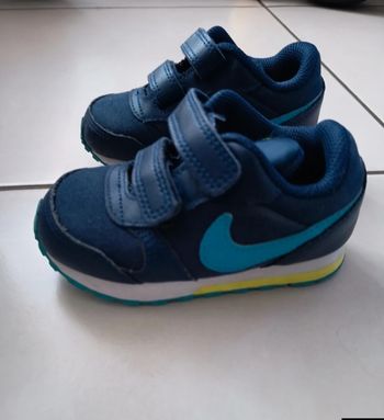 Baskets Nike bébé taille 22 - Bleues et turquoises - Très bon état