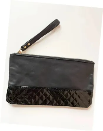 Pochette noire imitation cuir