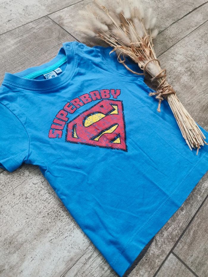 🌺Teeshirt Superman Superbaby 9mois bleu rouge jaune - photo numéro 3