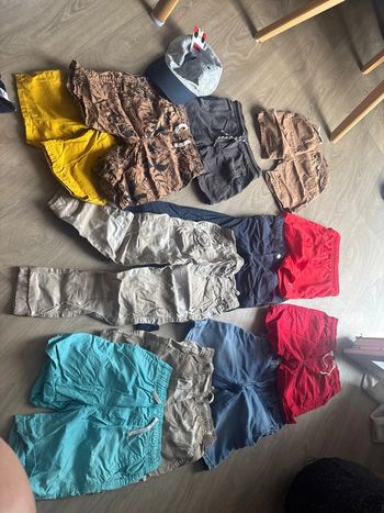 Lot 12 articles shorts/pantalons 5 ans garçon