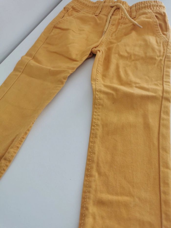 Pantalon jaune - photo numéro 3