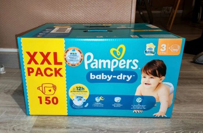 Couches Pampers Baby-Dry taille 3