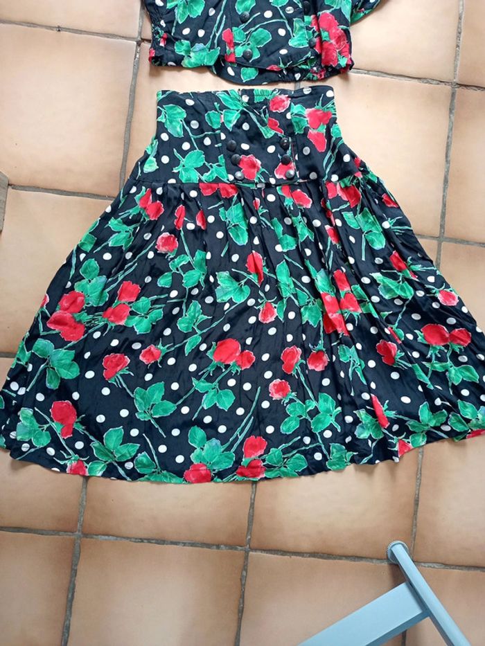 Ensemble jupe/chemisier fleuri à pois - photo numéro 3