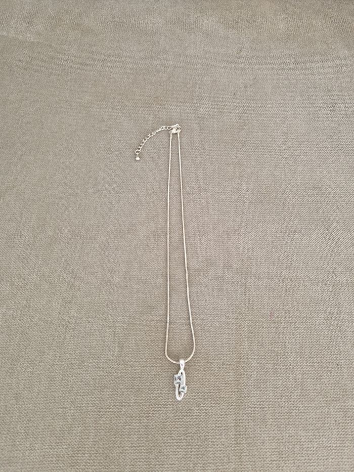Collier argenté avec sa boîte - photo numéro 9
