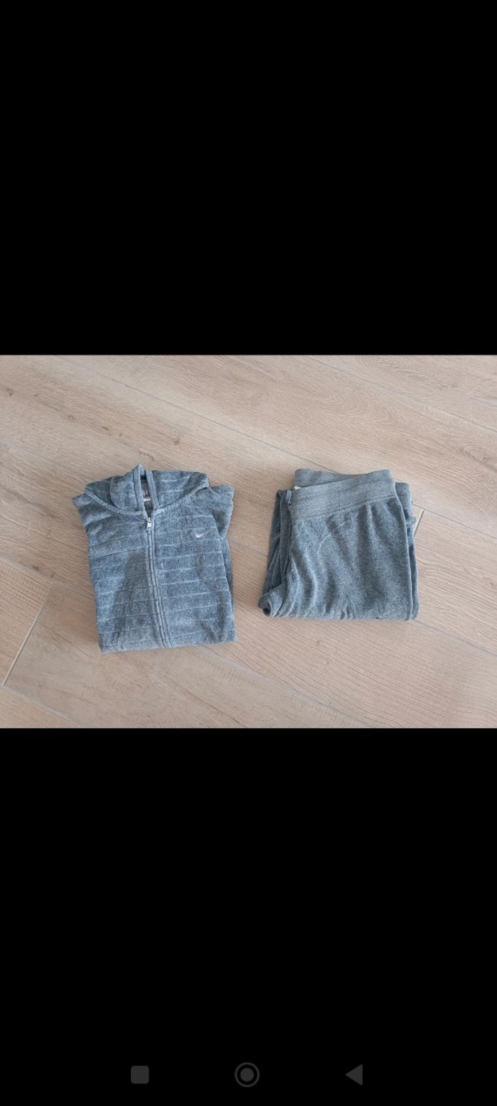 Ensemble de jogging Nike taille S