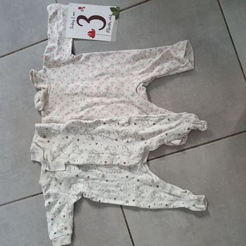 Lot de 2 pyjamas mi saison taille 3 mois