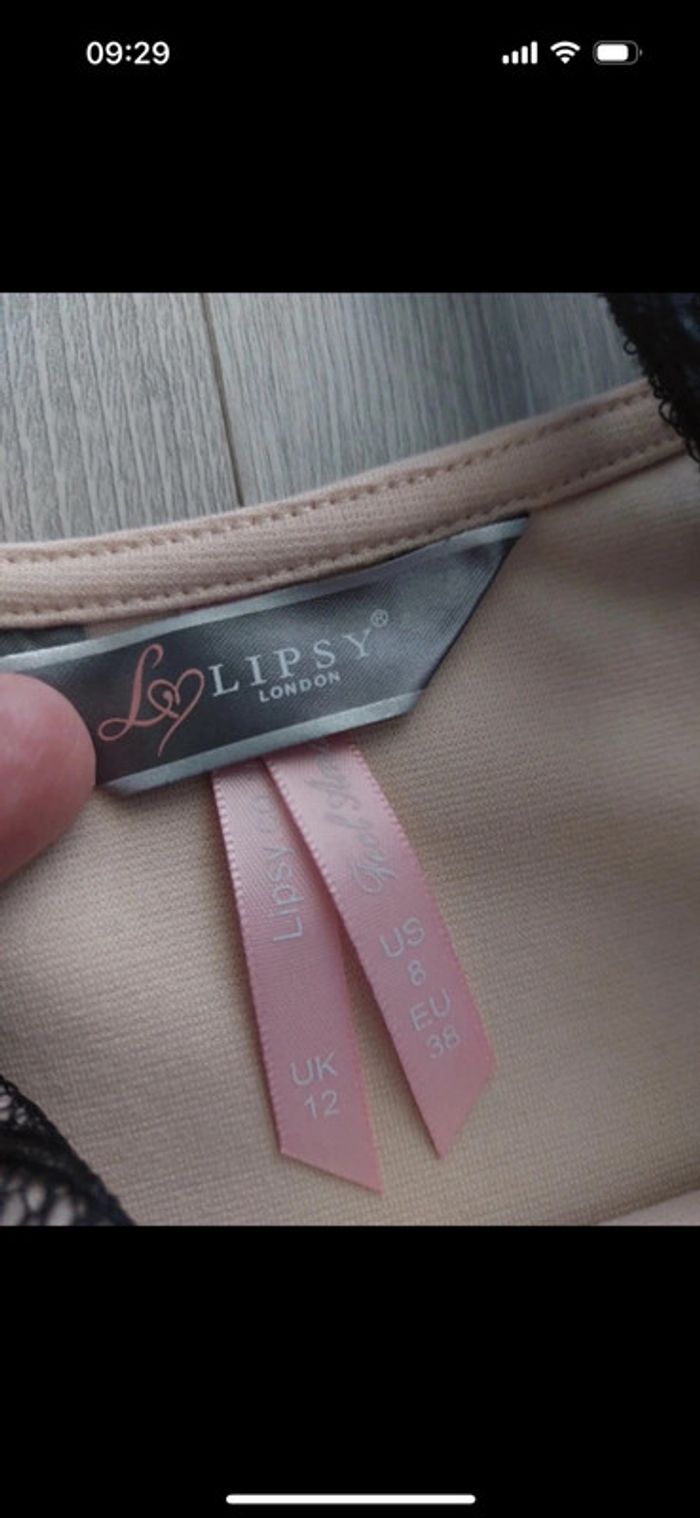 Robe Lipsy London taille 38 - photo numéro 4