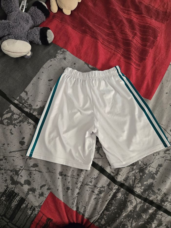 Short de l'Algérie en 12/13 ans - photo numéro 4