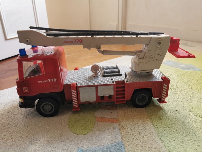 Camion de pompier - photo numéro 2