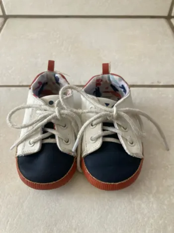 Chaussons type basket bébé 12-18 mois TAO