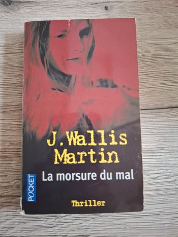 Livre de poche La morsure du mal