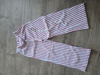 pantalon rayé blanc et rouge