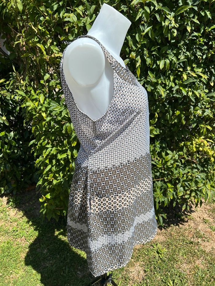 🎉 Superbe robe à motifs en viscose 🎉 - photo numéro 4