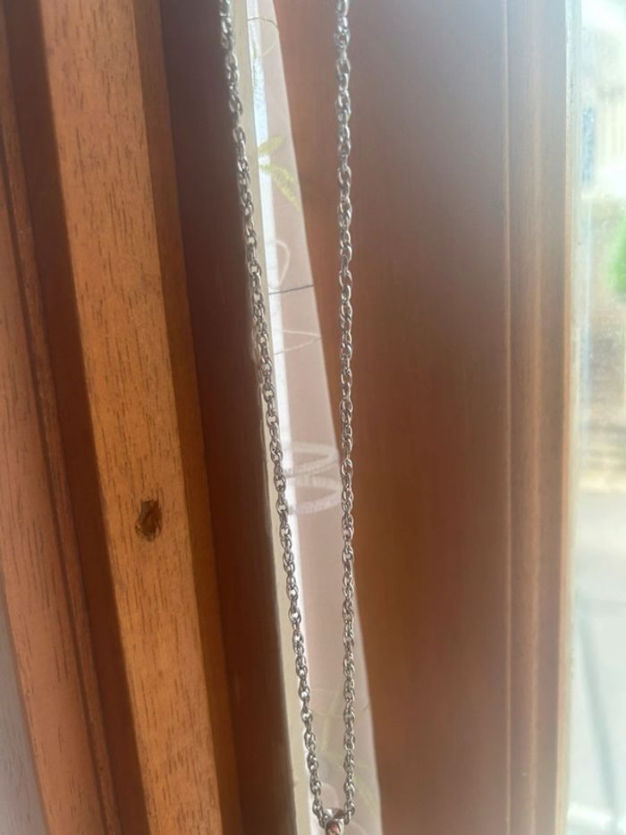 Pendentif émail et nacre avec chaîne en argent - photo numéro 2