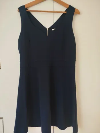 Robe bleue marine taille 42 neuve