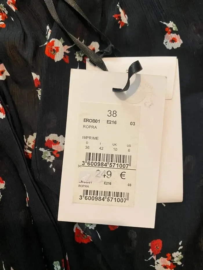 Robe transparente noire avec motif fleurs rouges Zapa taille  38 neuve - photo numéro 4