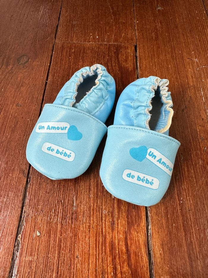 Chaussons cuir naissance bleu ciel Doudou & Cie