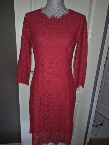 Robe dentelles rouge H&M