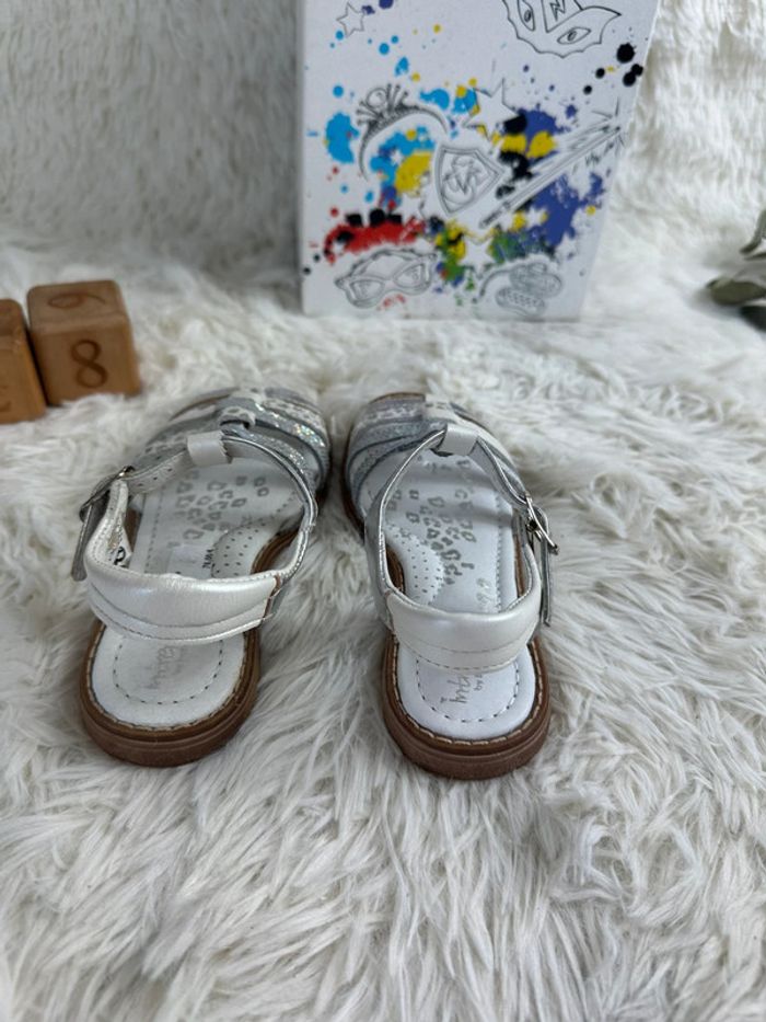 Paire de sandales argentés et blanches Babybotte taille 28 - photo numéro 5