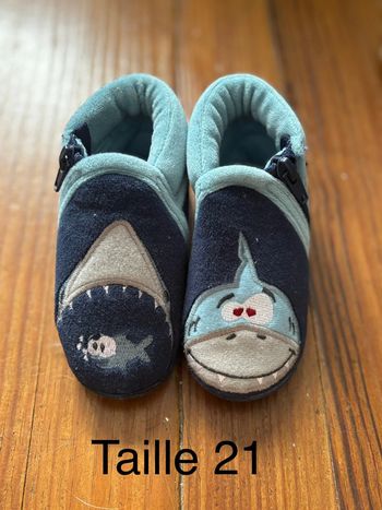 chaussons isotoner taille 21