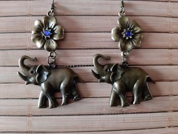 Jolies boucles d'oreilles éléphants