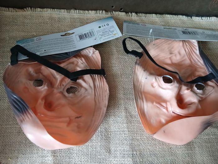 Lot de deux masques sorcière en silicone - photo numéro 4